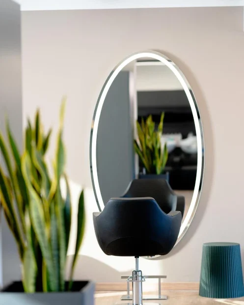 negozio per parrucchieri arredato a Caldaro - Bolzano